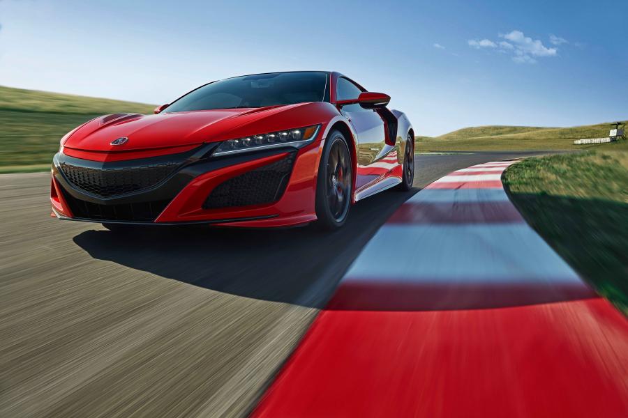  Acura NSX 2018 года  (фото 16 из 57)